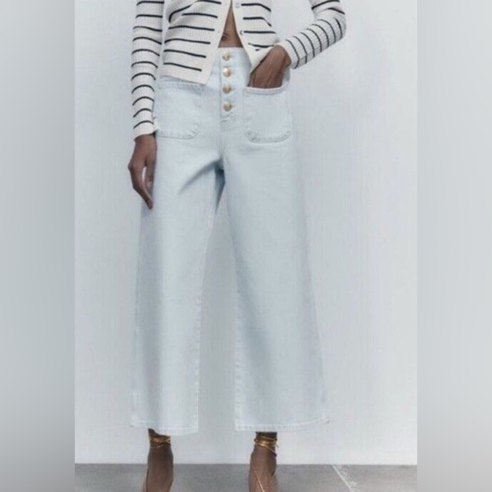 Zara Jeans Woman’s 6 Light Wash -High Waisted-Button Fly -Wide Leg Crop